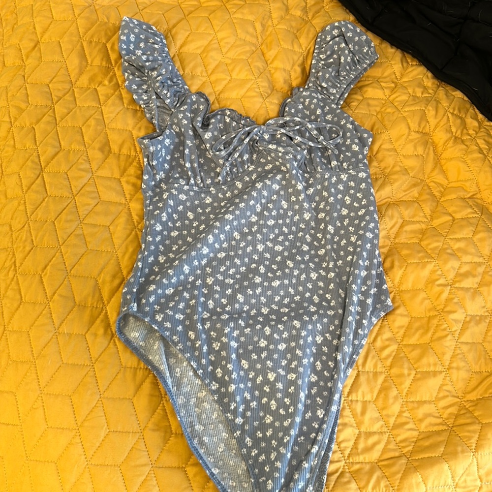Small Wild Fable Blue and White Floral Bodysuit